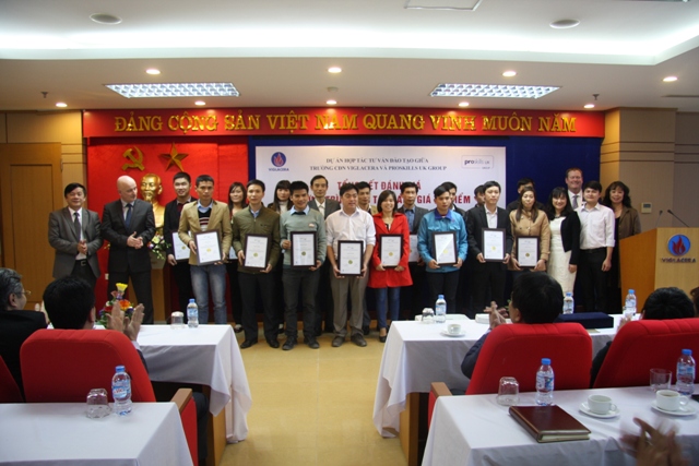 26 học viên tại các đơn vị thuộc Viglacera được cấp giấy chứng nhận Vương quốc Anh trong chương trình đánh giá thí điểm của Hội đồng Kỹ năng Nghề Proskills UK Group