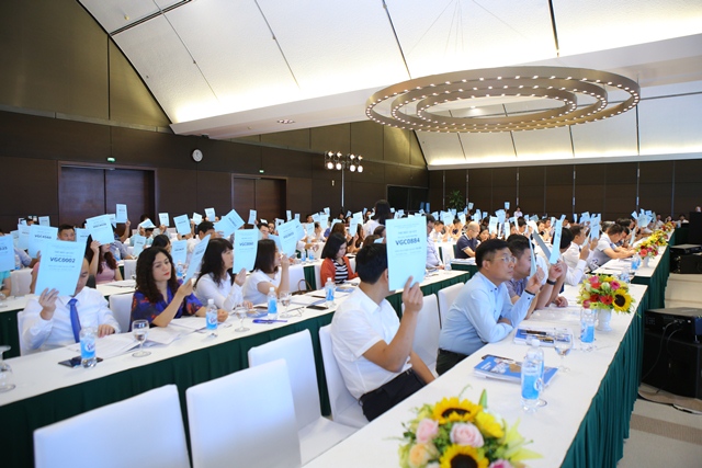 Báo Đầu tư - Đại hội Viglacera: Nóng chuyện thoái vốn Nhà nước, chuyển sàn và đầu tư sang Cuba